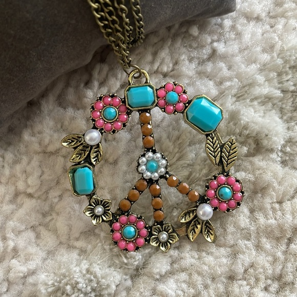 NWOT Peace Sign with Stones Pendant - Picture 3 of 4